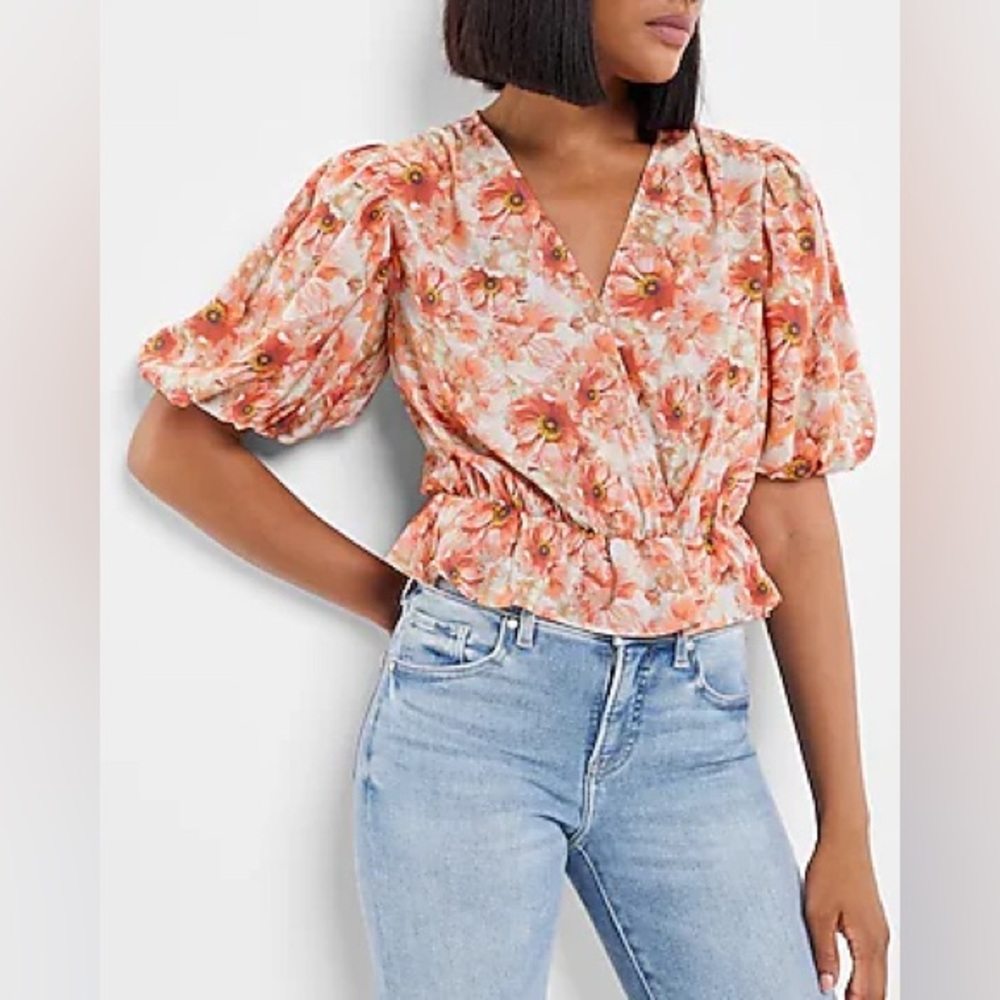 ✨NWT~Express Satin Floral Bodysuit✨